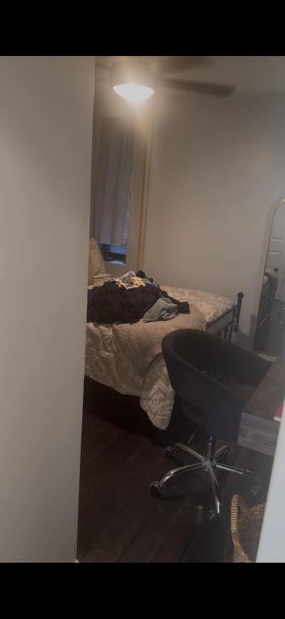 Looks for roommate to sign lease Main Photo