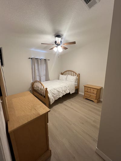 Cozy Furnished Bedroom in North Lakeland_$mo Main Photo