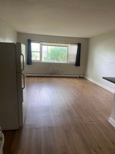 Studio Apt in North Lincoln Square. Hardwood FlrLa Main Photo
