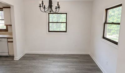 1 Bedroomst Floor Apartment_Fully Renovated_with P Main Photo