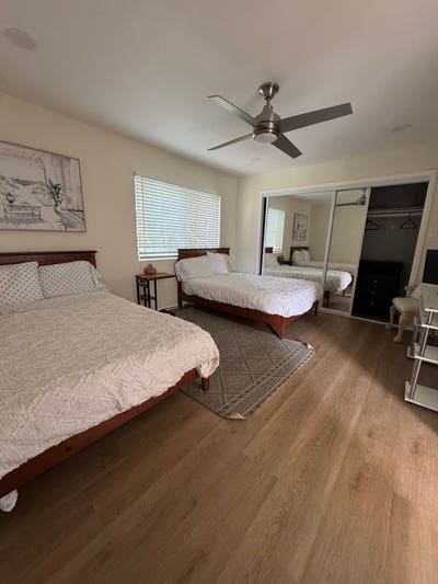 Lovely Room in Energetic Co_Living Environment. Main Photo