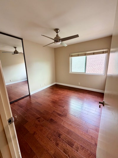 Room Available in Roomy Lake Forest Home Main Photo