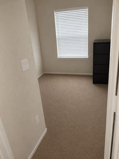 Room for rent Main Photo