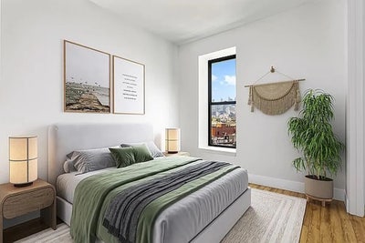 1 Room Available with a PRIVATE Bath! Main Photo
