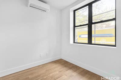 East village room for rent Main Photo