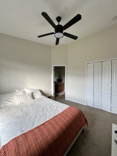 Furnished Room in Riverview with Private Bathroom Main Photo