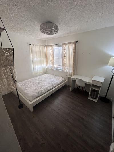 Private room for rent in Reseda (LA) Main Photo