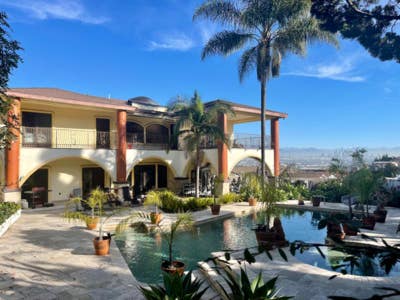 1 Large Private Bed&Bath in Gorgeous Mansion in H Main Photo