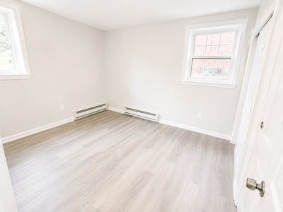 No Broker Fee_Renovated 1 Bedroom Apartment_Modern Main Photo