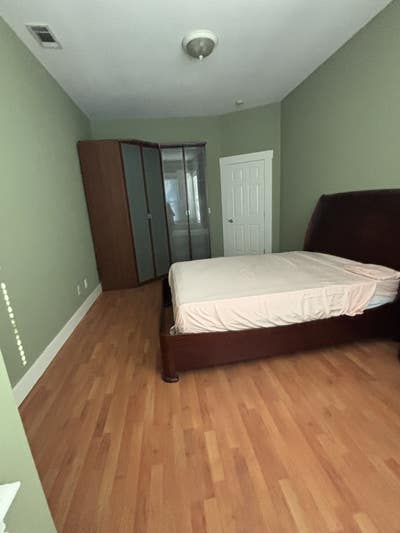 Room for rent utilities included  Main Photo