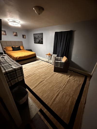 Large fully furnished room  Main Photo
