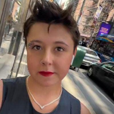 Professional Female seeks a small or large room Main Photo