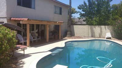 Huge room with a balcony & pool in Tempe Main Photo