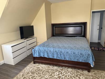 Large private room for rent Main Photo