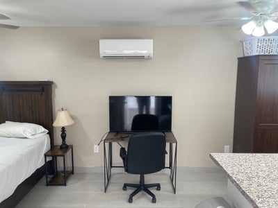 Studio apartment with private yard Main Photo