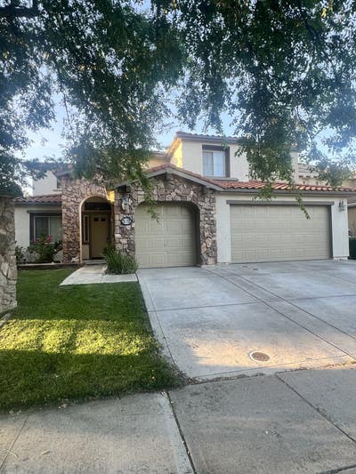 Large Master Bed/Bath – All Utils & WiFi Included Main Photo