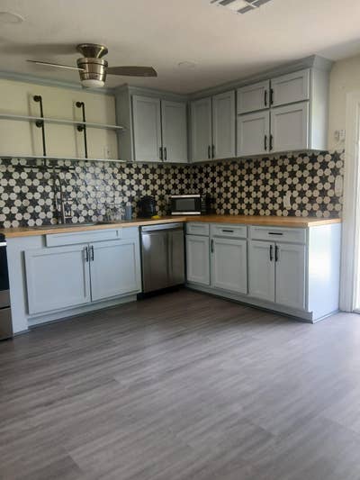 Beautiful Home Centrally Located!!!! Main Photo