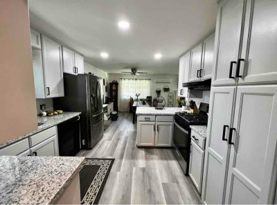 2195 Sqft (Shared home) Furnitured room all utili Main Photo