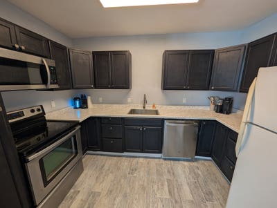 Newly remodeled 1 BR 1 bath with laundry! Main Photo