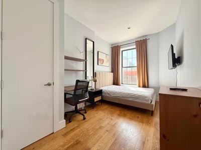 Room near Prospect Park with Gym & Laundry Main Photo