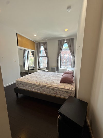 Furnished Room For Sublet - Short o Long Term  Main Photo