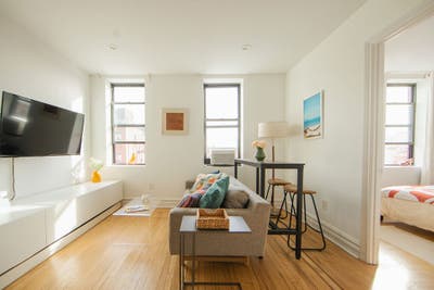 Room w/private bathroom Greenpoint  Main Photo