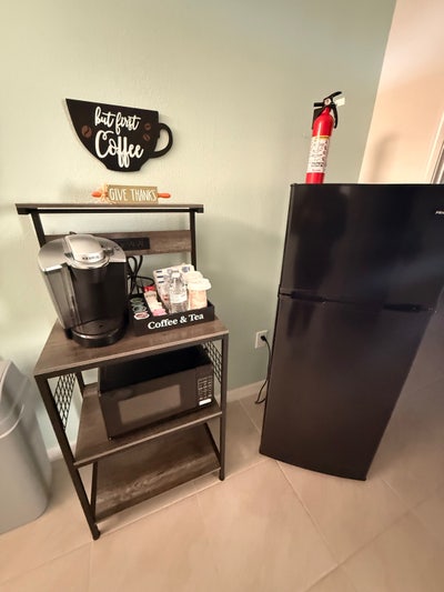 2 Bedrooms and 1 Bathroom  Main Photo