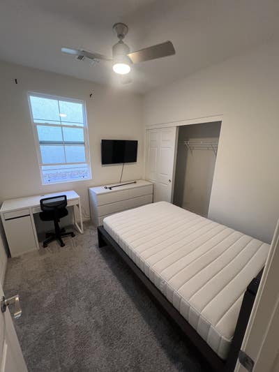 Room for Rent  Main Photo