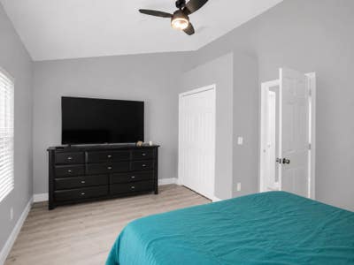 3/2 house, looking for roommate/couple!! Main Photo