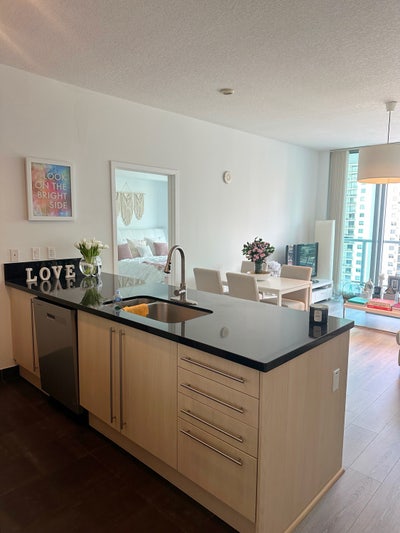 Bright Room in Luxury Brickell Apartment Main Photo