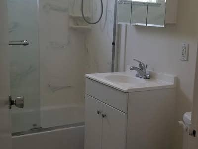 1 Bedroom, 1 Bathroom Downstairs Apartment Main Photo