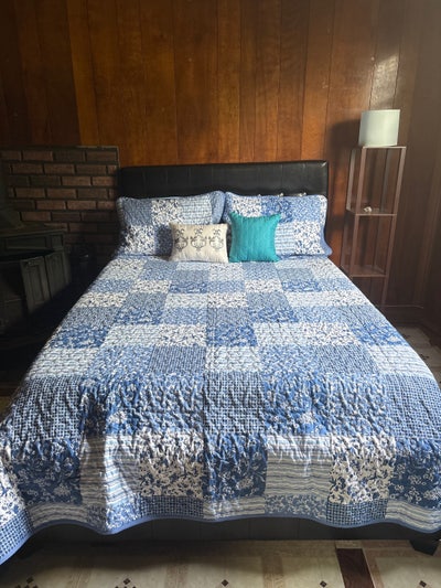 Nice clean room for rent.  Main Photo