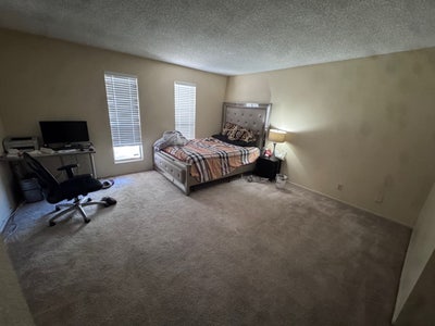 Master bedroom with attached bathroom for rent Main Photo
