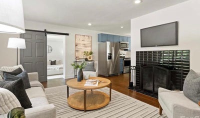 Large room and bathroom in quiet home Main Photo