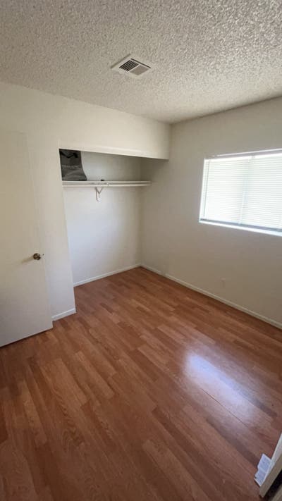 Room for Rent / Shared Bath Main Photo