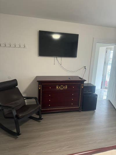 $1200 all inclusive private room in Freeport Main Photo