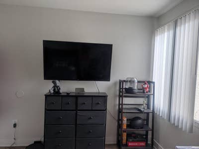 Clean quiet room for rent in Tarzana Main Photo