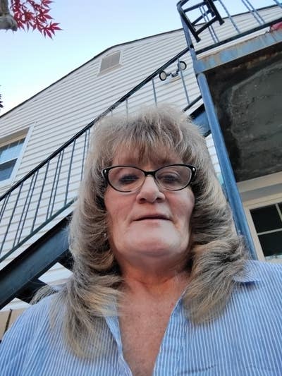 Professional Female seeks a small or large room Main Photo