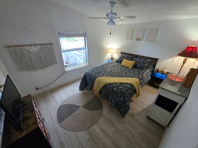 1 Bedroom and Bathroom for Rent Main Photo