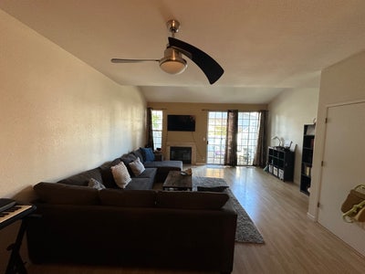 Private room with en-suite bathroom garage parking Main Photo