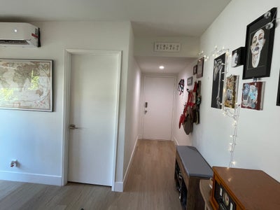 Large cozy place with fur babies Main Photo