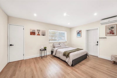 Shared House Near Beach & Downtown Main Photo
