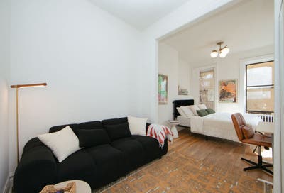 1 bed in Columbus Circle on a flexible lease Main Photo