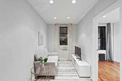 Room in Gramercy on a flexible lease Main Photo