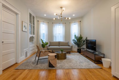 Room in Savin Hill on a flexible lease Main Photo