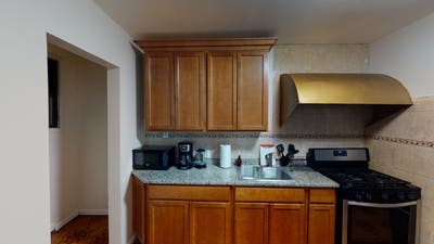 Room in Central Harlem on a flexible lease Main Photo