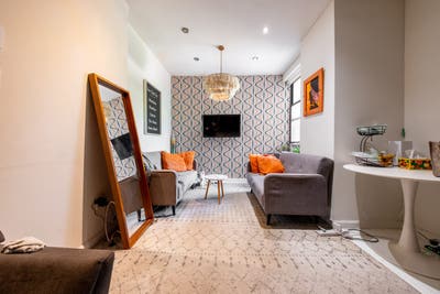 Room in Central Harlem on a flexible lease Main Photo