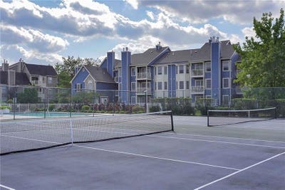 Desirable Crosspointe condo complex 1 BR 1 bathroo Main Photo