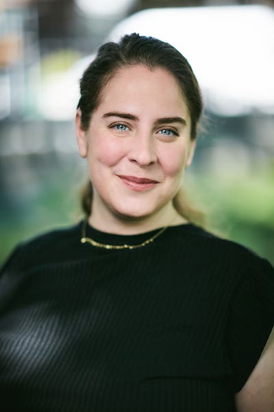 Professional Female seeks a small or large room Main Photo