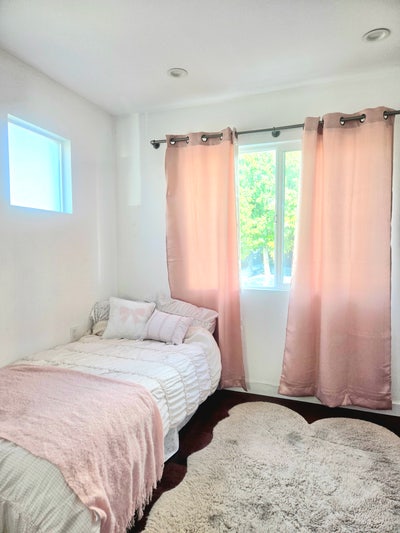 Looking for a female roommate (July 1st available) Main Photo